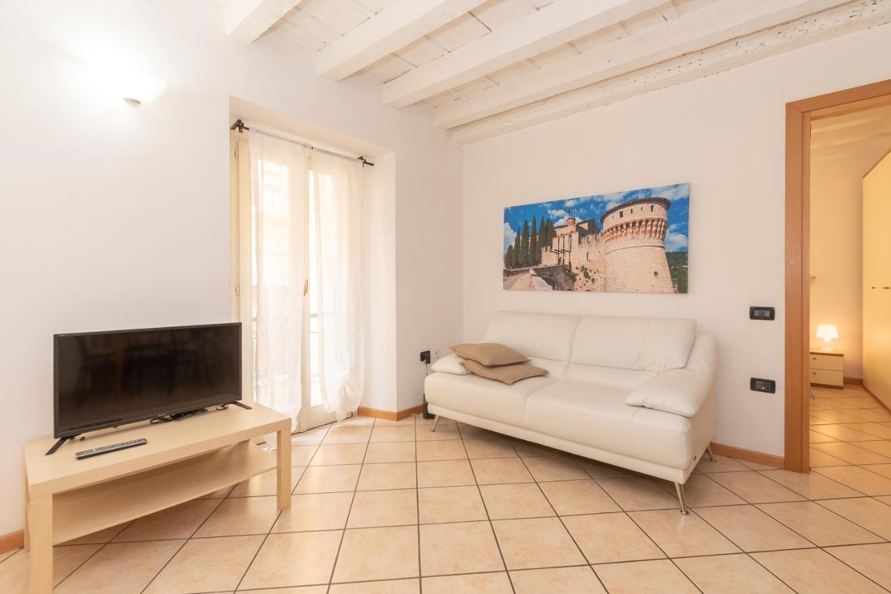 Appartamento Bilocale 1 Piazza Vittoria - Affitti Brevi Italia Bréscia Exterior foto